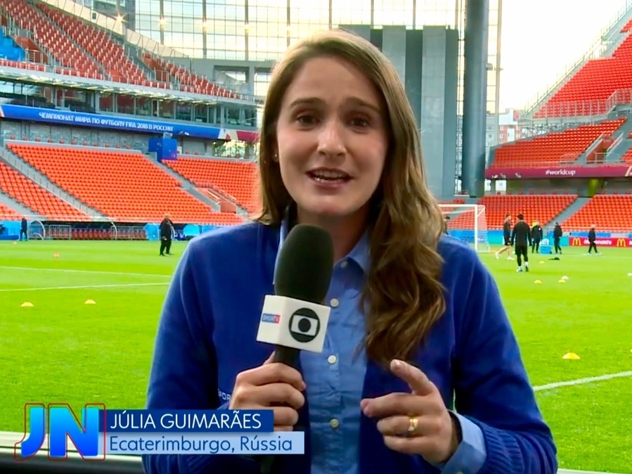 Vídeo: Repórter da Globo é assediada ao vivo - 03/10/2023 - Televisão - F5