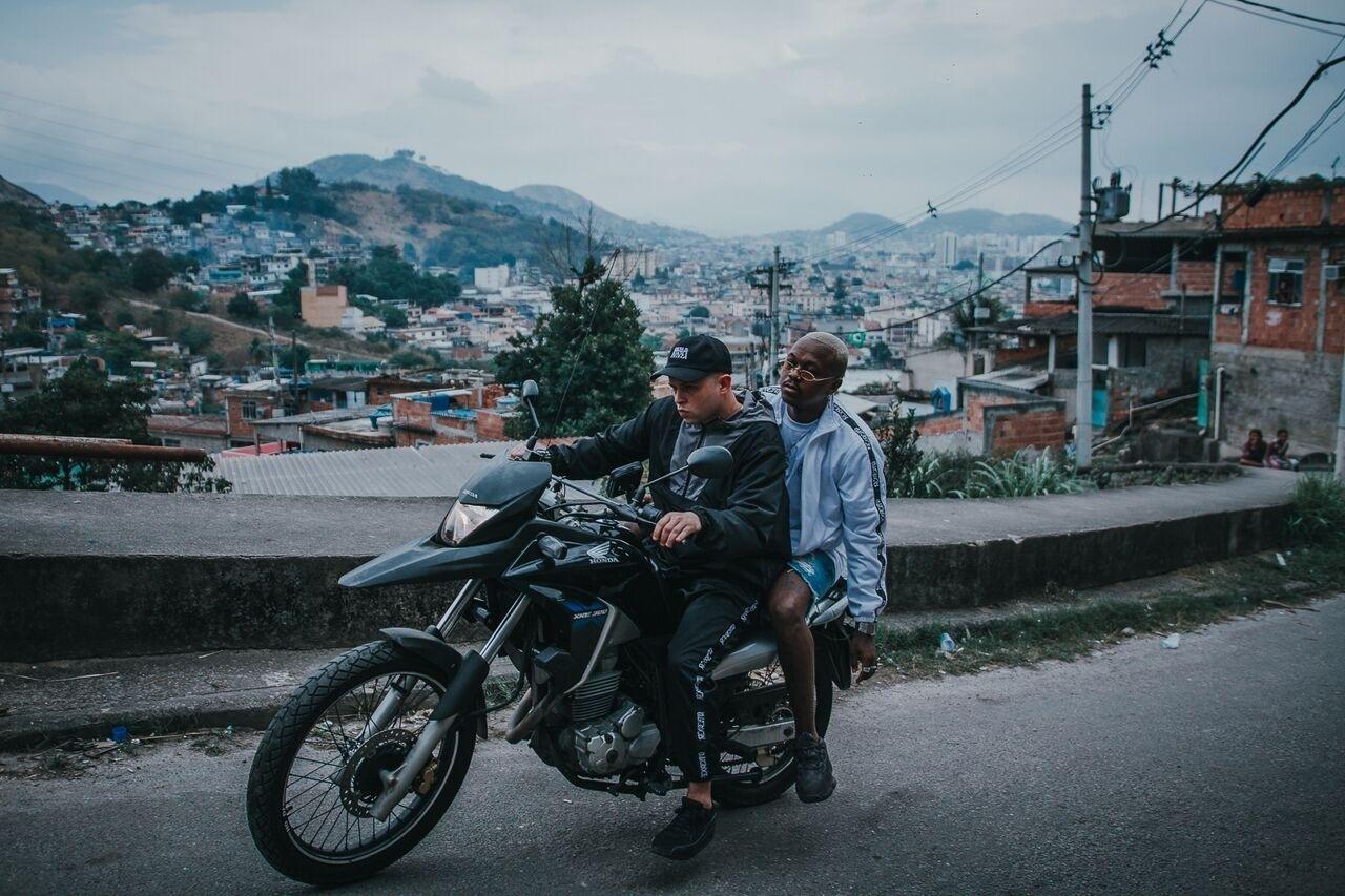 Favela Vive - DK e Djonga - Marcelo Martins