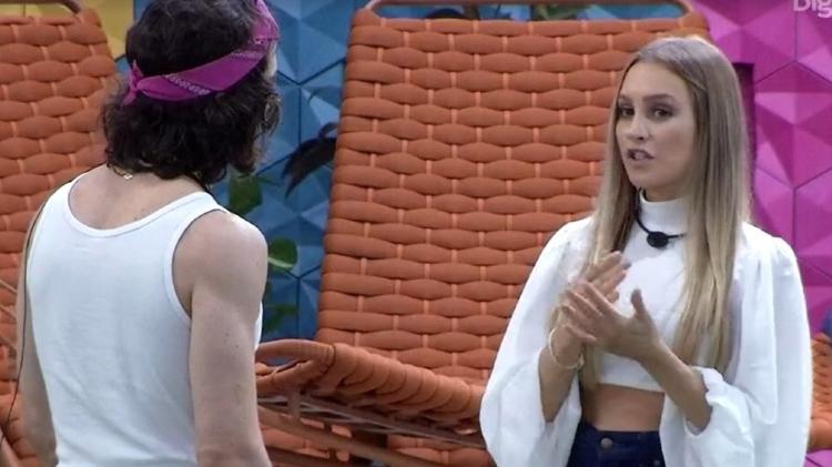 BBB 21: Carla e Fiuk conversando - Reprodução/Globoplay - Reprodução/Globoplay