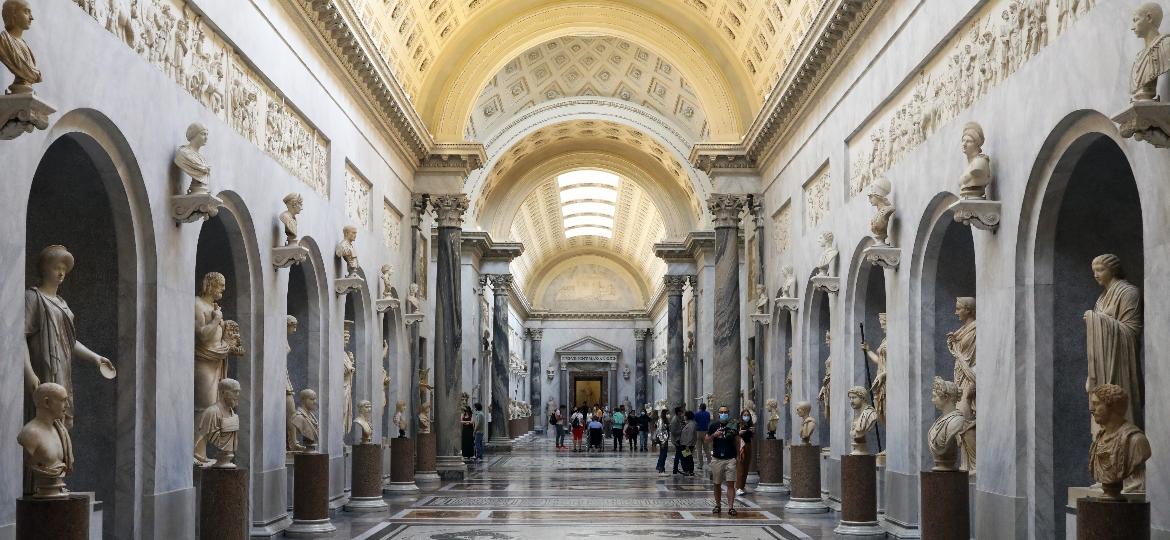 Os "Museus do Papa", como são conhecidos, só perdem em interesse para o Louvre, na França - Marco Di Lauro/Getty Images