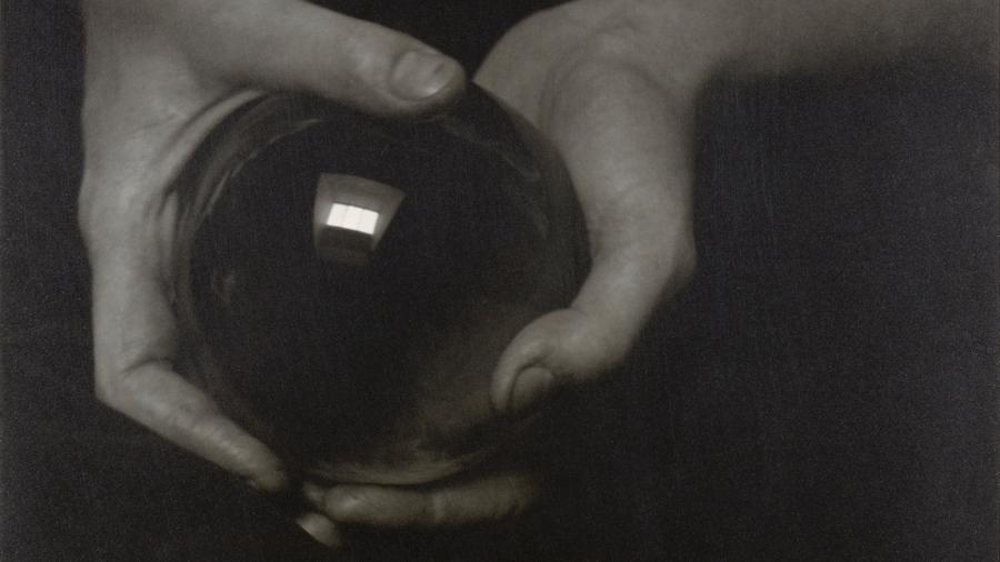 Rebecca Strand (1922), foto em alta resolução de Alfred Stieglitz  - Original do Getty. Digital aumentado por rawpixel (domínio publico)