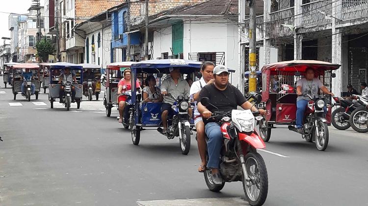 Esta cena na Amazônia peruana lembra as ruas de Bangkok, na Tailândia, ou da Índia - Getty Images - Getty Images