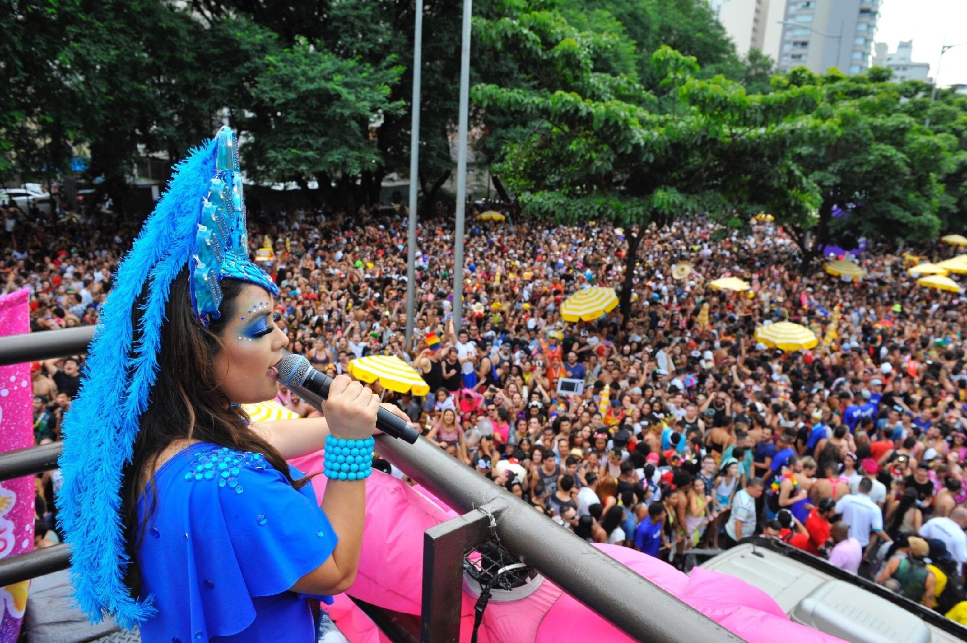 Lotado, bloco Chá do Rouge arrebata fãs e foliões em São Paulo - Samuel Chaves/Brazil News