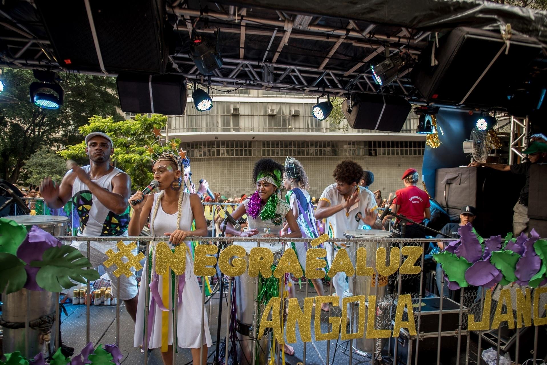 Banda agita o bloco em BH - Nereu Jr/UOL