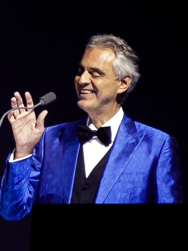 Andrea Bocelli e seu filho em “Fall On Me” – Portal SUCESSO!