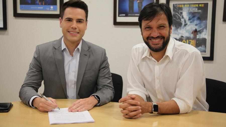 Luiz Bacci com o vice-presidente de Jornalismo da Record, Antonio Guerreiro  - Divulgação/TV Record 