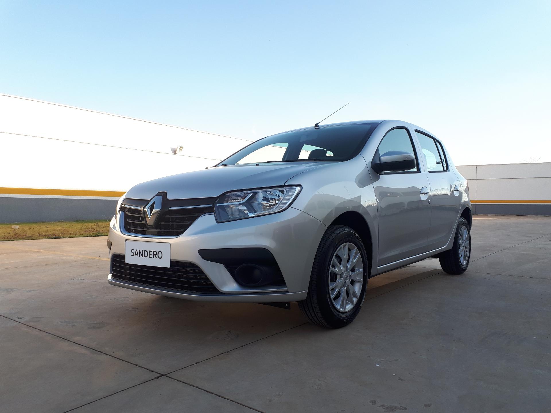 Renault sandero 1 поколение