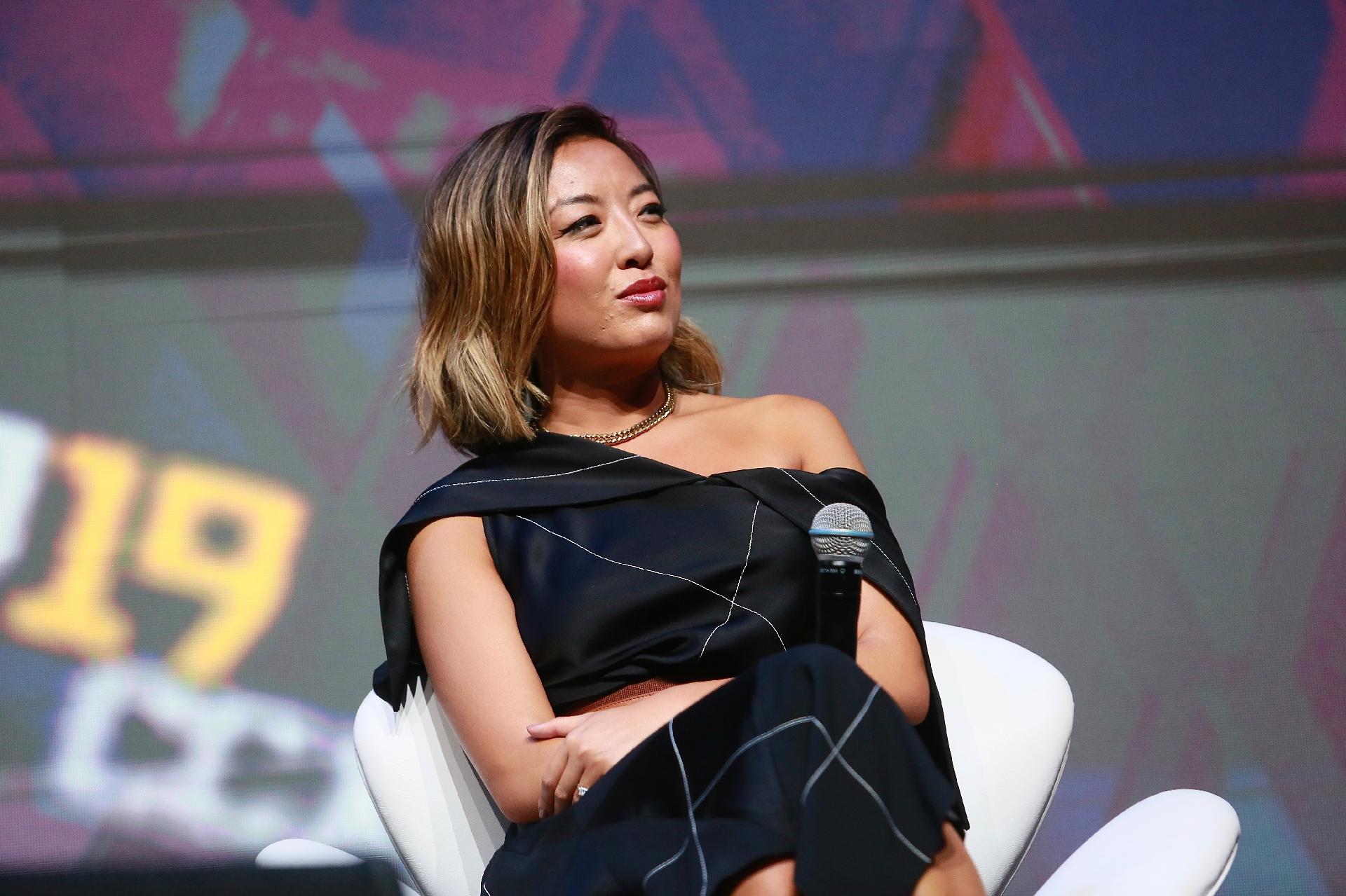 Elenco de Aves de Rapina atende fãs no painel da Warner na CCXP - Iwi Onodera/UOL