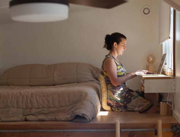 A história da família que trocou tudo para morar na primeira tiny house do brasil, com 27 m²