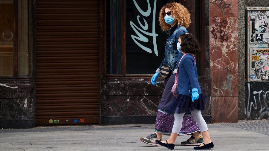Mulher caminha por Madri - Getty Images