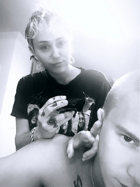 Miley Cyrus e Cody Simpson - Reprodução/Instagram