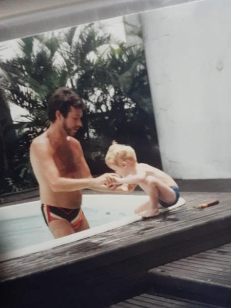 Foto mostra Bruno Lazar aos quatro anos, quando conheceu o pai