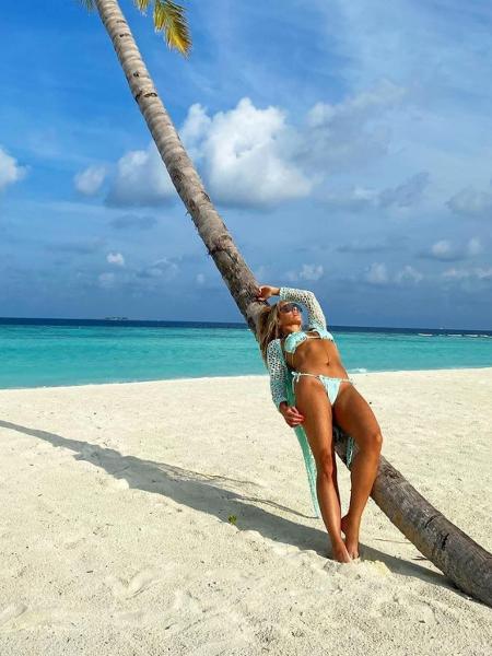 Adriane Galisteu posa nas Maldivas - Reprodução/Instagram