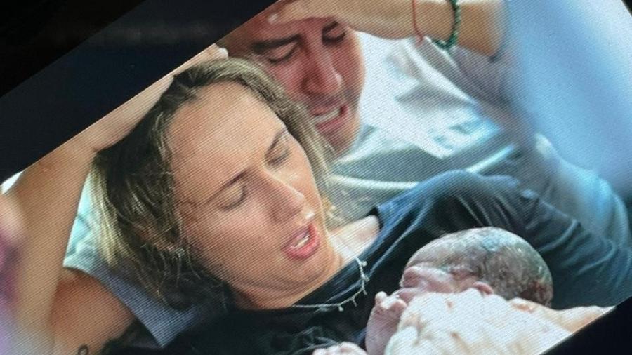 Bebê nasce no carro, em frente à maternidade - Andressa Cassetti/Divulgação