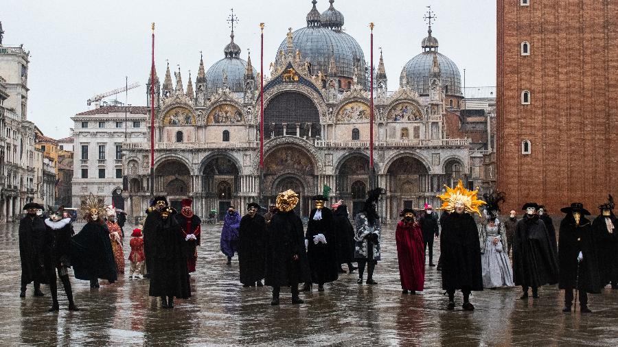 Carnaval de Veneza está bem diferente este ano - Getty Images