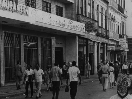 Livraria São José em seu endereço mais célebre, na rua São José, 38, 40 e 42, em foto de novembro de 1967 - JORNAL CORREIO DA MANHÃ/ARQUIVO NACIONAL