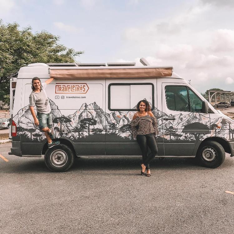 O casal responsável pelos conteúdos compartilhos em "Traveleiros" - Reprodução/Facebook - Reprodução/Facebook