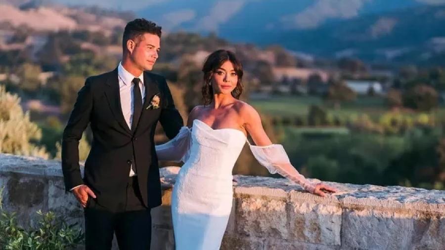 Sarah Hyland e Wells Adams subiram ao altar no último final de semana - Reprodução/John & Joseph