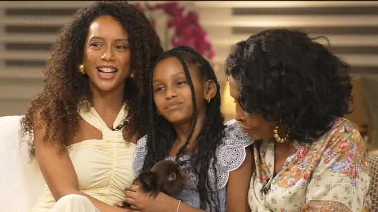 Taís Araújo em entrevista sobre Dia das Mães ao lado da mãe, Dona Mercedes, e da filha, Maria Antônia Taís Araújo em entrevista sobre Dia das Mães ao lado da mãe, Dona Mercedes, e da filha, Maria Antônia