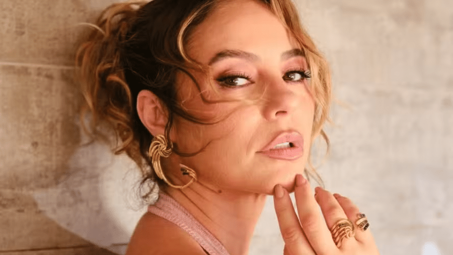 Paolla Oliveira aposta em vestido colado e recebe elogios - Instagram