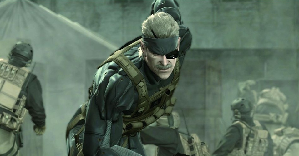  Para o 'gran finale' em "MGS4: Guns of the Patriots", Hideo Kojima transformou Solid Snake em um senhor da terceira idade - Divulgação