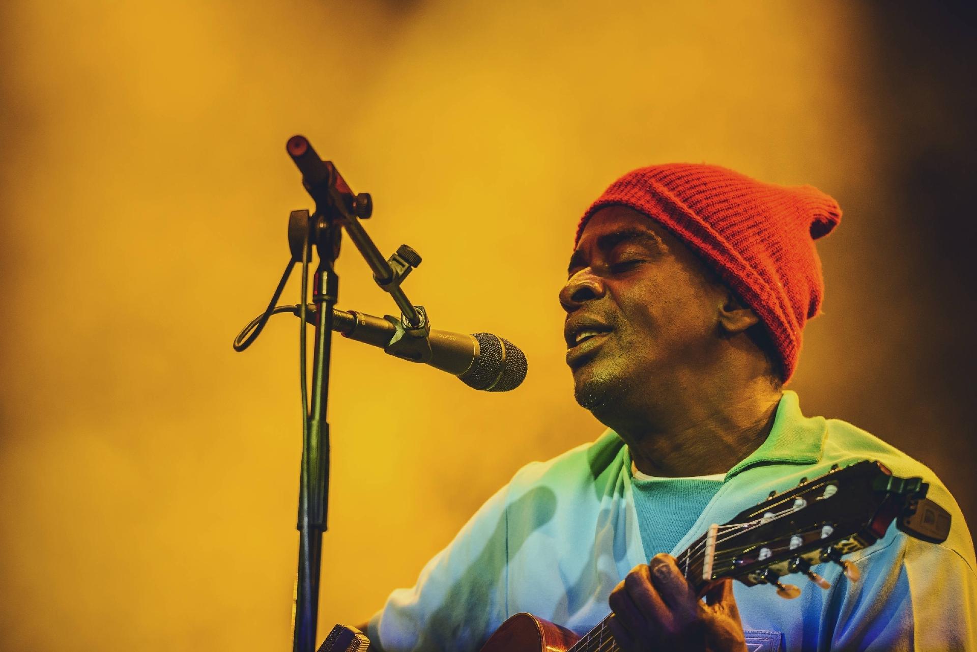 O cantor brasileiro Seu Jorge fez show no Primavera Sound cantando em português versões das músicas de David Bowie - Divulgação/Red Bull Content Pool