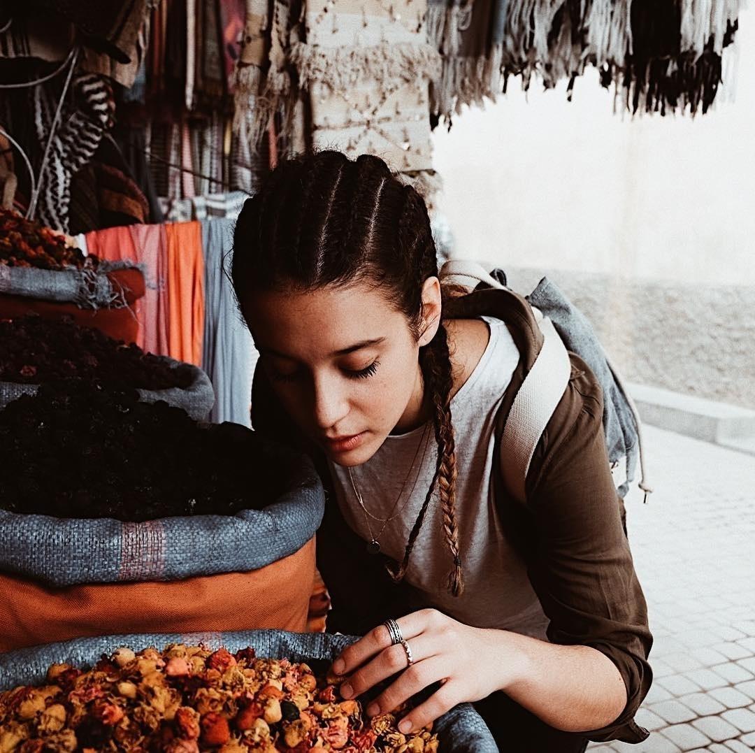 Inspire-se nos penteados para cabelo cacheado usados por Maria Pedraza; - Reprodução/Instagram