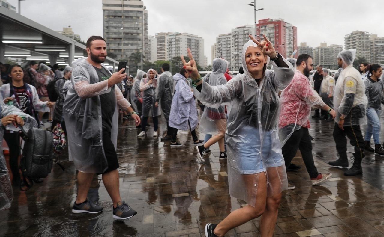 Nem a chuva acabou com a animação do público no Rock in Rio 2019 - LUCIOLA VILELLA/UOL