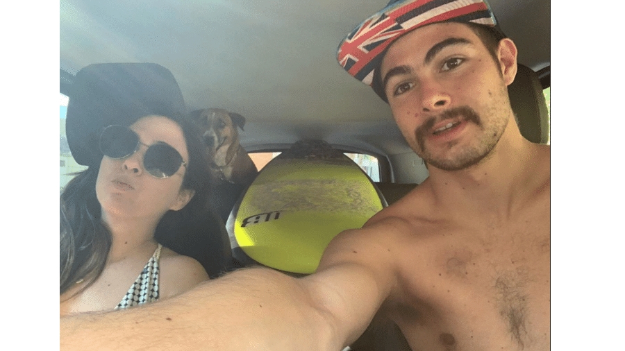 Tatá Werneck e Rafael Vitti a caminho da praia com um de seus cachorros de estimação - Reprodução/Instagram