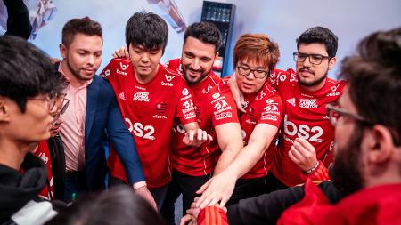 Analista de LoL do Flamengo é chamado de coreano lixo dentro