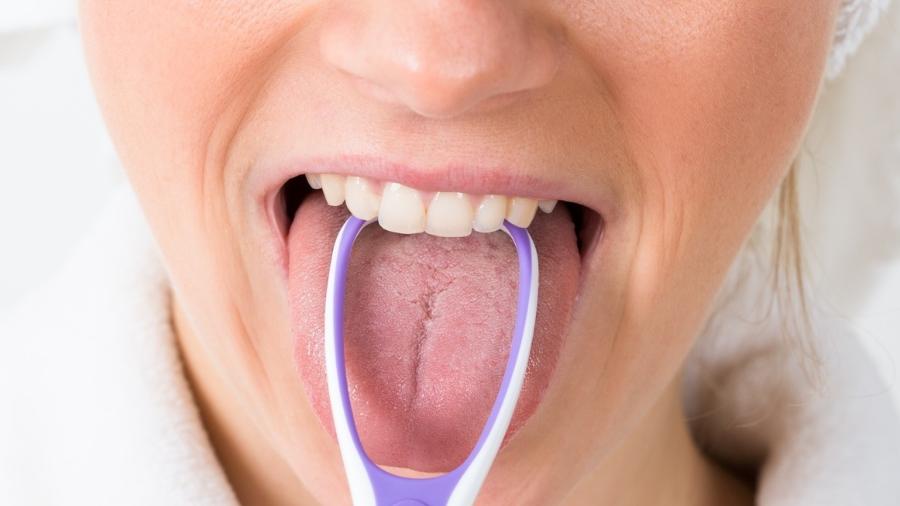Recomendação de uso do raspador de língua por profissionais de saúde tem crescido  - iStock