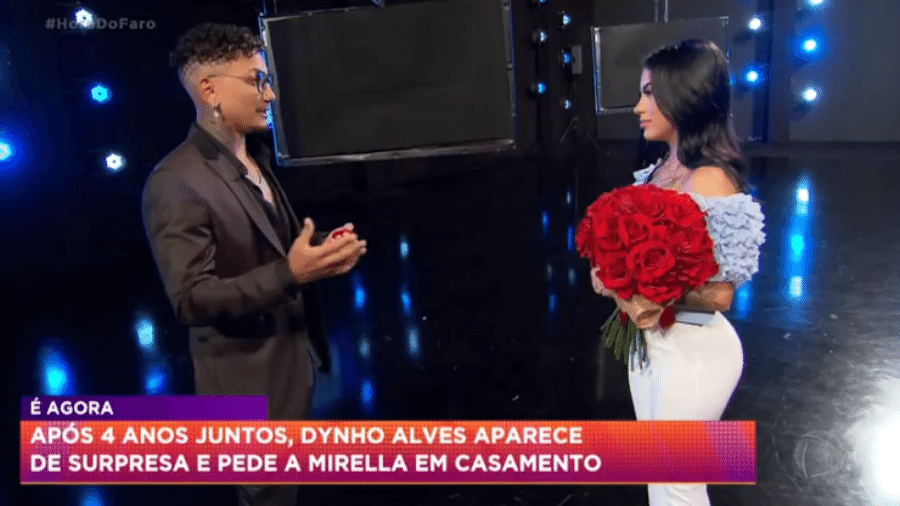 Dynho Alves surpreendeu Mirella com pedido de casamento no "Hora do Faro" - Reprodução/Record TV