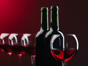 Vinho orgânico, natural e biodinâmico: as diferenças entre vinhos 'limpos'
