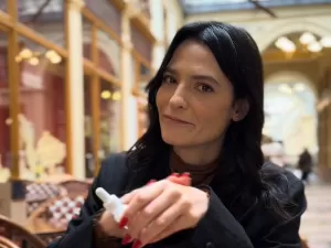 Vanessa Rozan avalia sérum de Garnier com vitamina C; funciona?