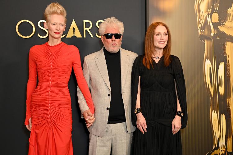 Tilda Swinton, Pedro Almodóvar e Julianne Moore 