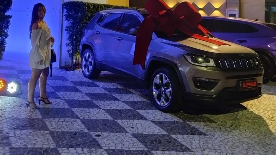 Funcionária alega que foi demitida após reclamar de defeitos em carro que ganhou em sorteio Funcionária alega que foi demitida após reclamar de defeitos em carro que ganhou em sorteio