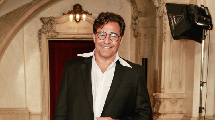 Luciano Szafir acompanhou desfile da Mondepars, marca de Sasha Meneghel Luciano Szafir acompanhou desfile da Mondepars, marca de Sasha Meneghel