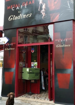 Fachada do "Metal Gear Cafe" em Paris; restaurante funcionará até 1º de setembro - Reprodução
