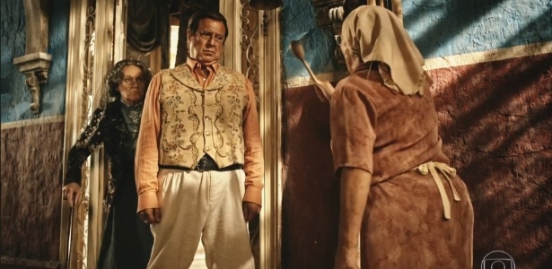 Piedade (Zezita Matos) enfrenta Afrânio (Antonio Fagundes) e Encarnação (Selma Egrei) em "Velho Chico" - Reprodução/TV Globo - Reprodução/TV Globo