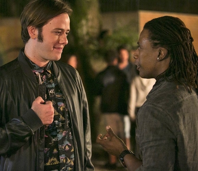 Max (Pablo Sanábio) e Fernando (Creo Kellab) se conhecem no último capítulo de "Totalmente Demais" - undefined