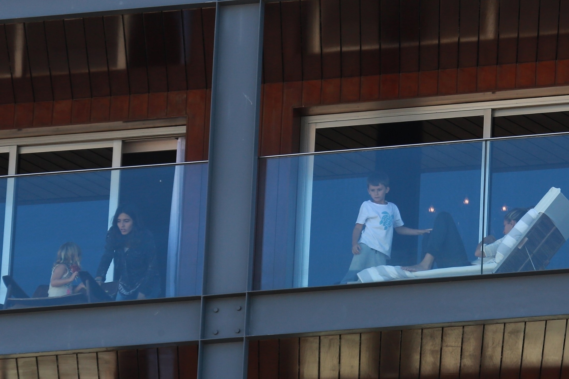 01.ago.2016 - Gisele Bündchen é clicada com os filhos, Vivian e Benjamin, em hotel, no Rio - Dilson Silva/AgNews