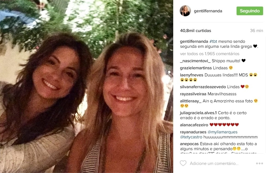 17.out.2016 - Na noite desta segunda-feira, Fernanda Gentil postou a primeira foto ao lado de sua namorada, a jornalista Priscila Montandon. "#tbt mesmo sendo segunda em alguma ruela linda grega", escreveu a apresentadora da Globo em seu perfil no Instagram. Gentil assumiu o seu novo relacionamento no dia 30 de setembro - Reprodução /Instagram /gentilfernanda
