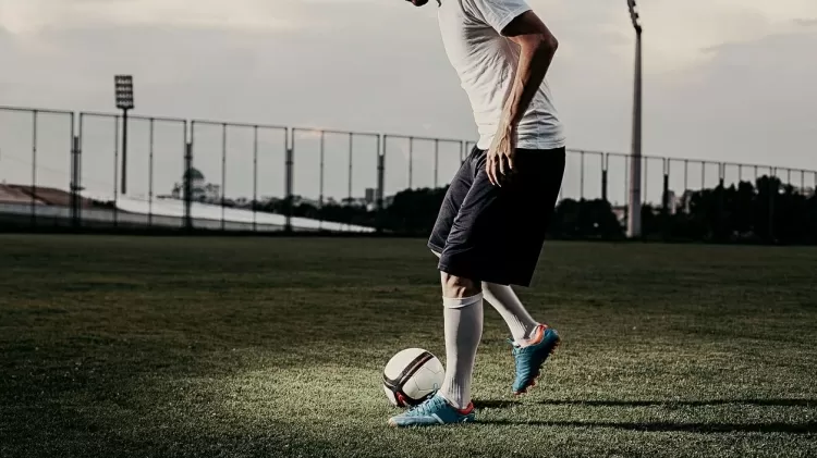 futebol, esporte, exercício - iStock - iStock