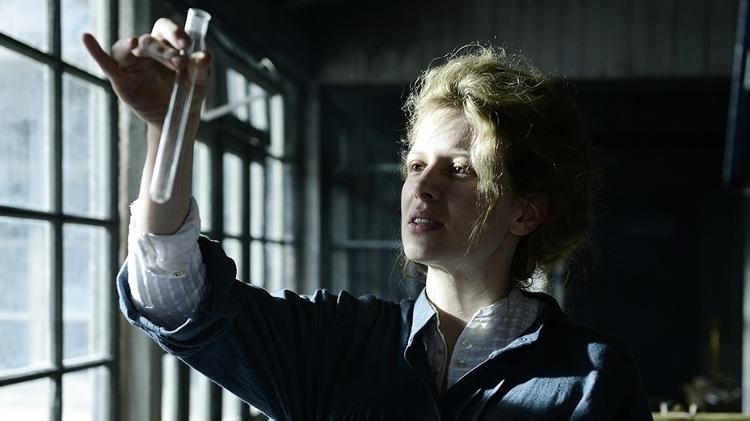Cena de "Marie Curie" (2016) - Reprodução - Reprodução