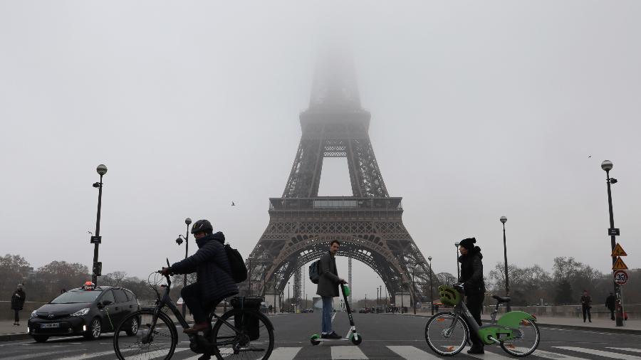 Torre Eiffel é fechada por conta da greve geral na França - AFP