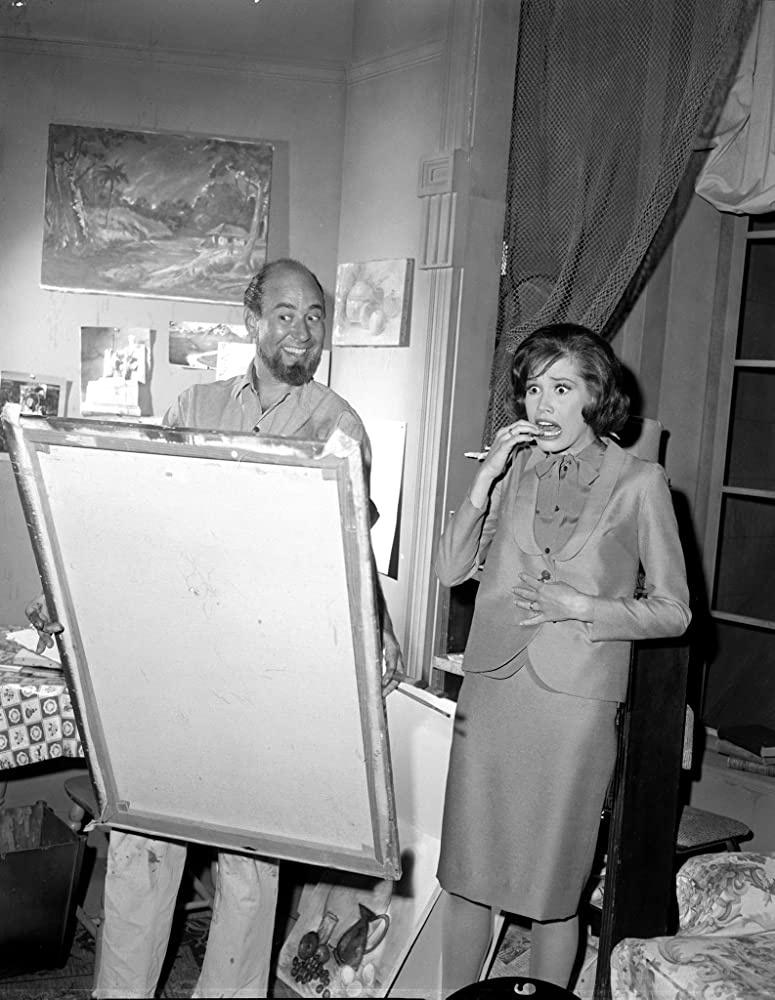 Mary Tyler Moore e Carl Reiner no 'The Dick Van Dyke Show' - Photo by CBS Photo Archive - © 1964 CBS Photo Archive/Getty Images