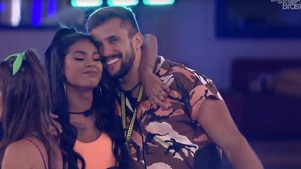 BBB 21: Arthur abraça Pocah e fala de saudade de Projota - Reprodução/ Globoplay