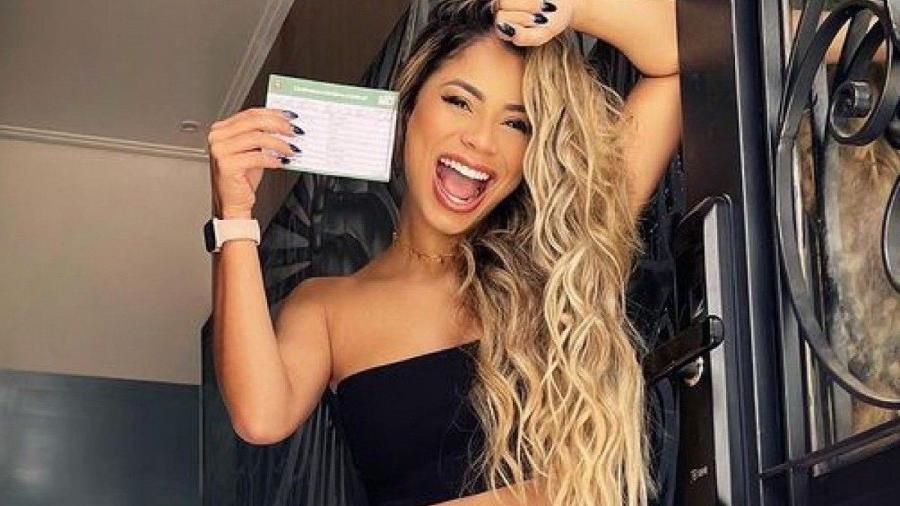 Funkeira foi imunizada e ganhou elogio do marido famoso - Imagem: Reprodução/Instagram@lexa
