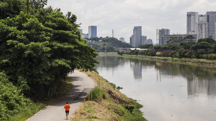 Rio Pinheiros é um dos 200 cursos d'água que fazem parte da cidade de São Paulo