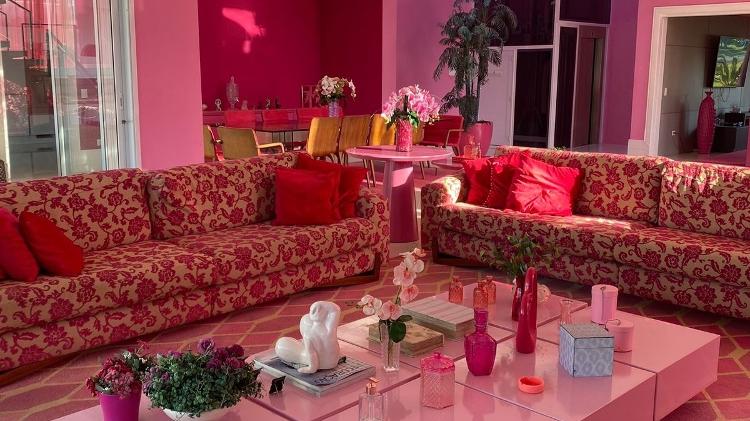 8 suítes e piscina cinematográfica: a 'mansão da Barbie' por R$ 16 mi em SP
